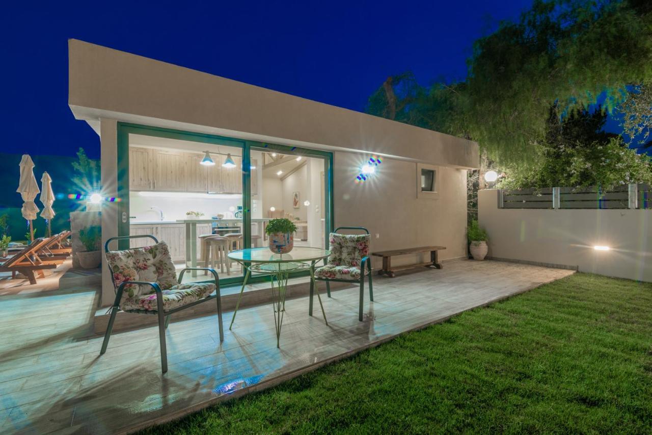 Milk And Honey Residence Romirion Exterior photo